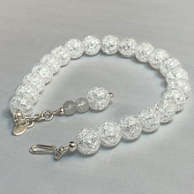 Load image into Gallery viewer, Cracked Snow Crystal Bead Bracelet
